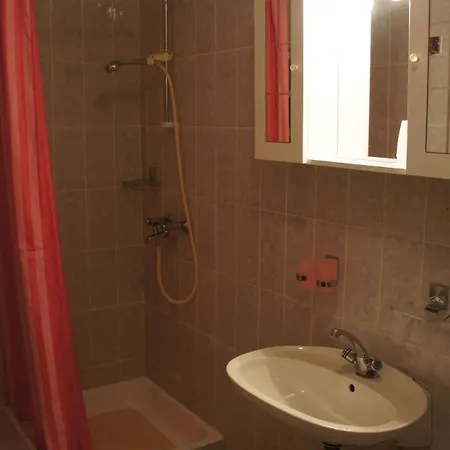 Suran Apartman Póla
