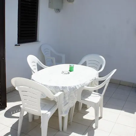 Apartment Suran Pula