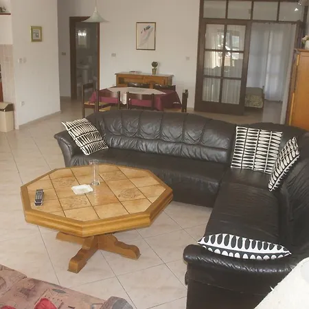 Suran Apartmán Pula